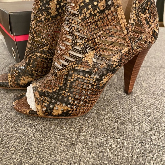 Vince Camuto Open Toe Bootie - Picture 2 of 10